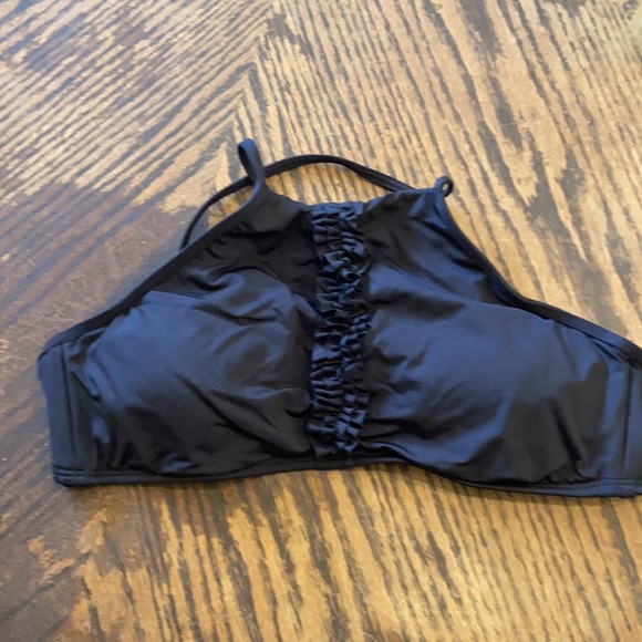 D4 Reaction By Kenneth Cole Halter Ruffle Bikini S - Picture 4 of 8